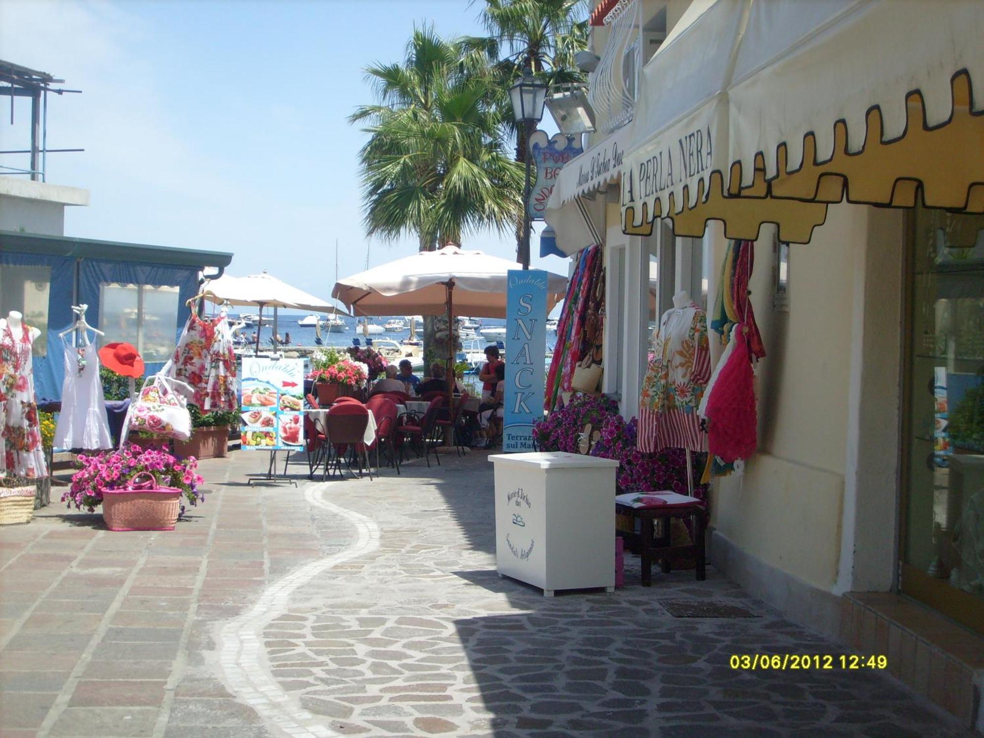 B&B Celestina Ischia Lacco Ameno  Exterior foto